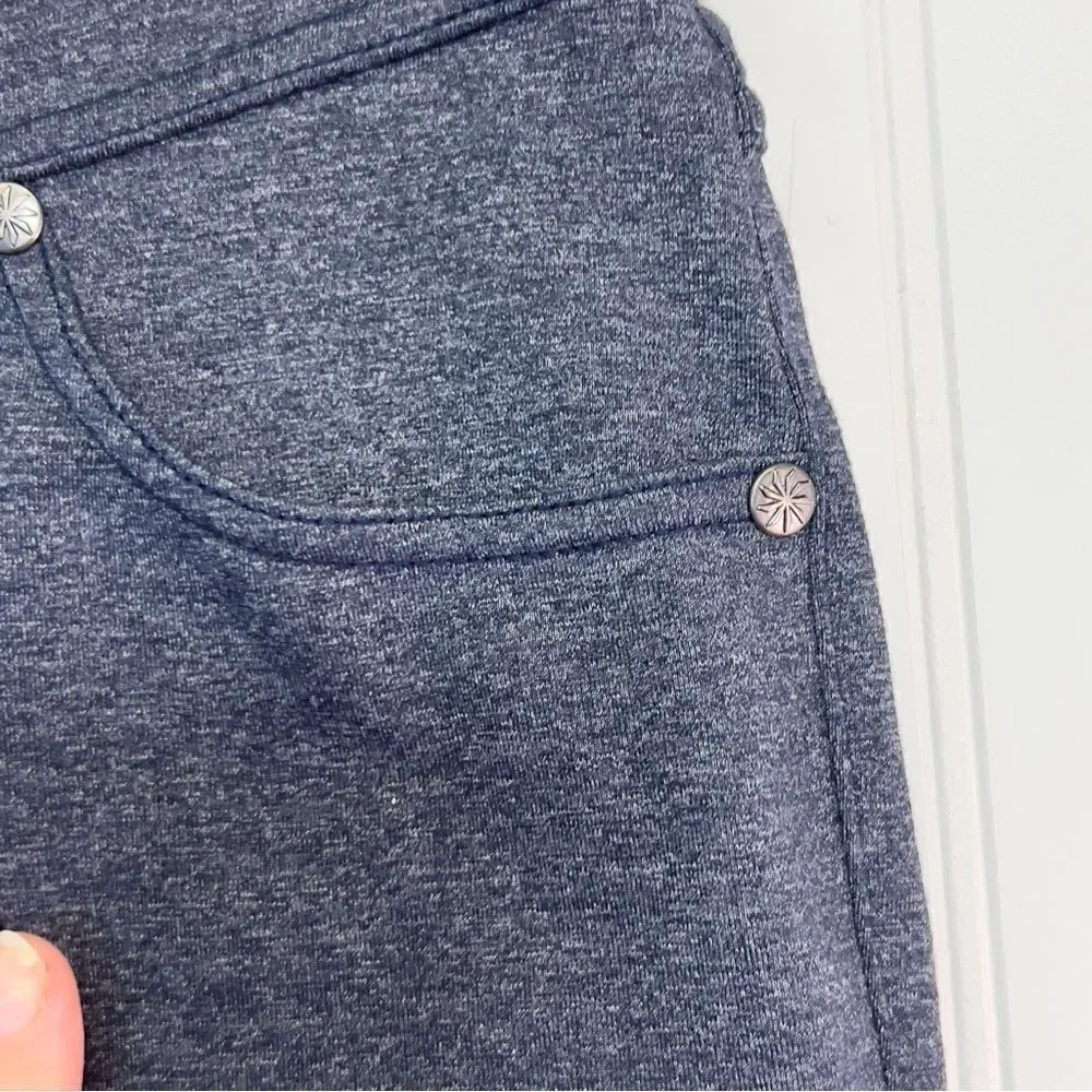 ATHLETA Capri Pants Sz. Medium - Picture 9 of 15